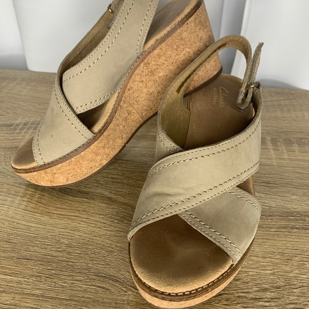 Clarks Artisan Leather Wedges Light Brown  Shoes Women's 7